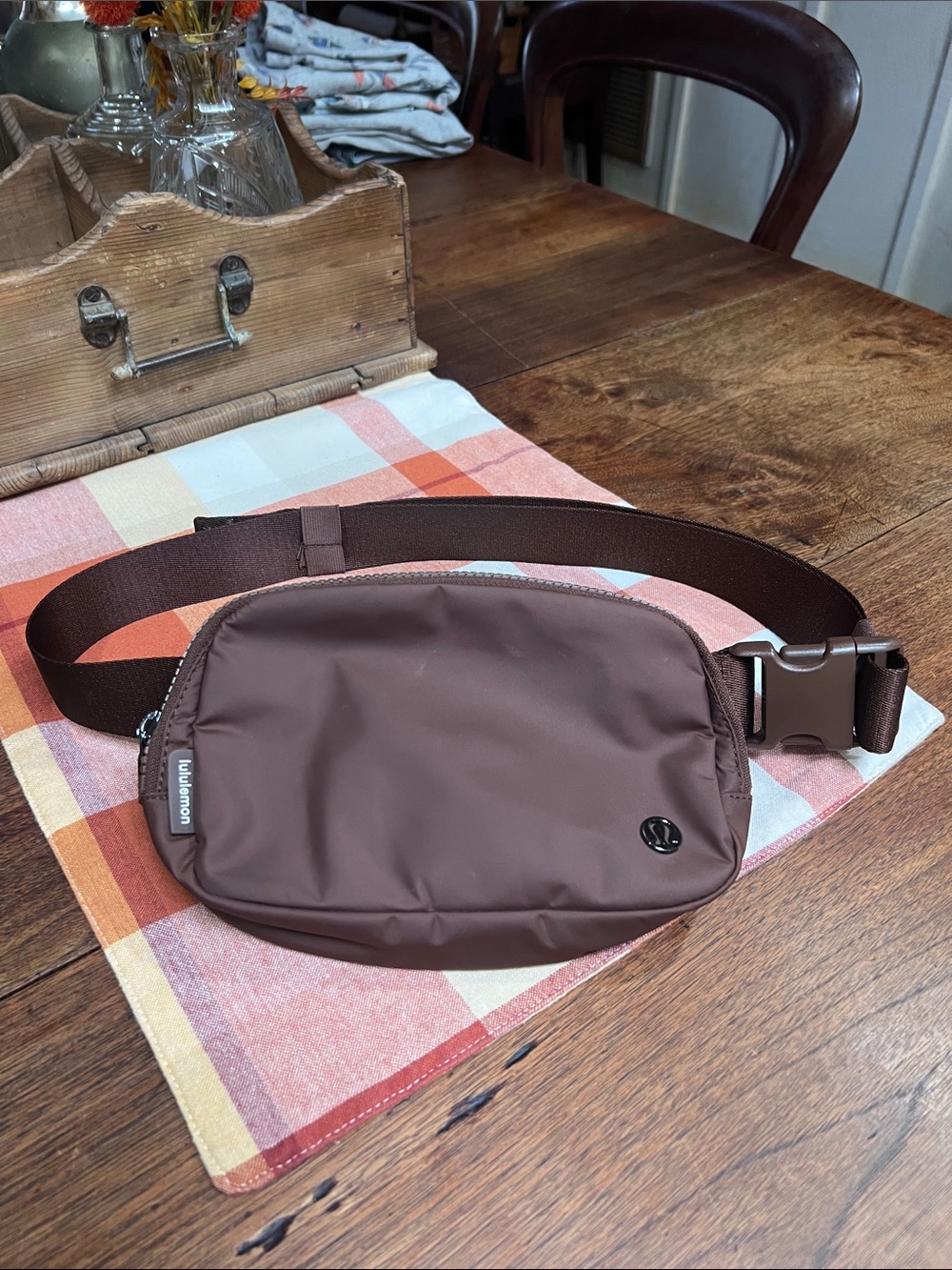 Lululemon Everywhere Belt Bag in Java